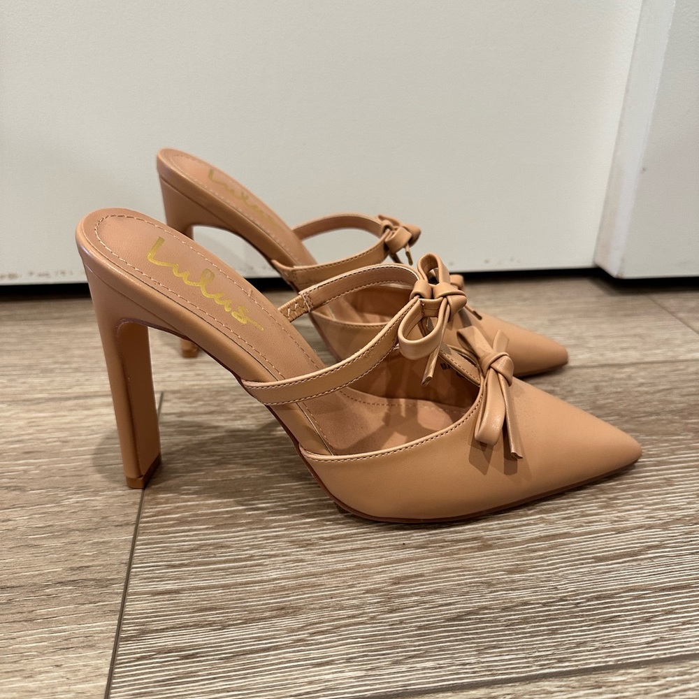 Brand new, never worn lulus heels